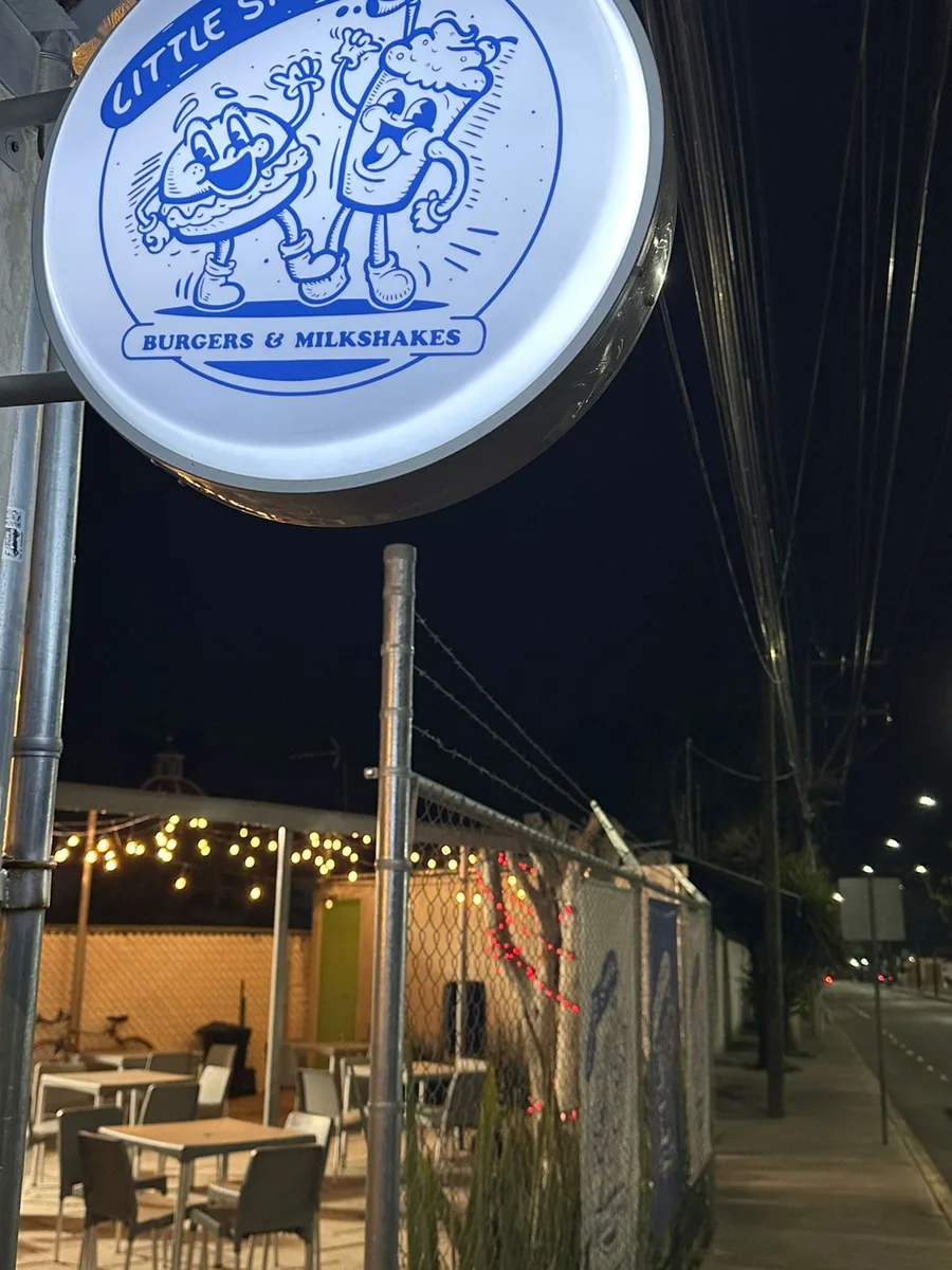 Letrero de Little Smash